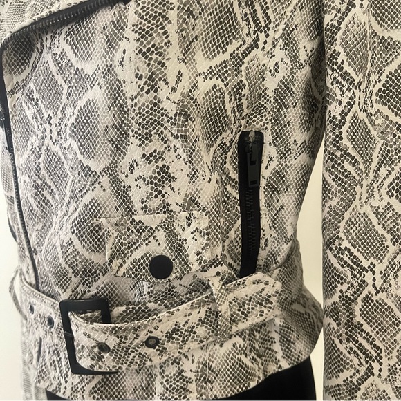 Snake print faux leather jacket - Picture 3 of 8